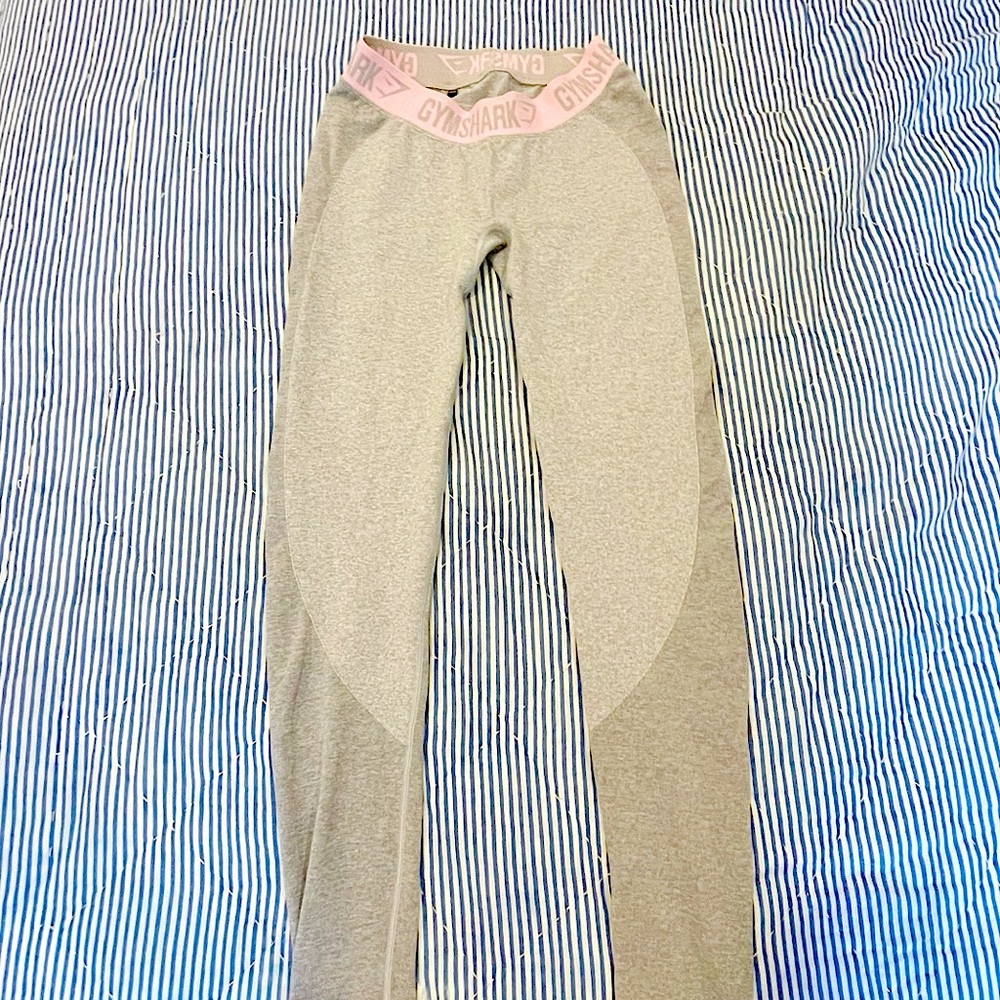Gymshark athletic gray and pink leggings size M - Medium